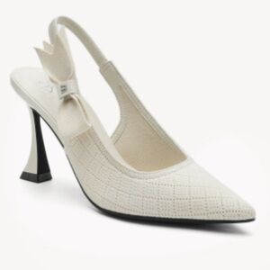 Chic Cream Slingback Heels